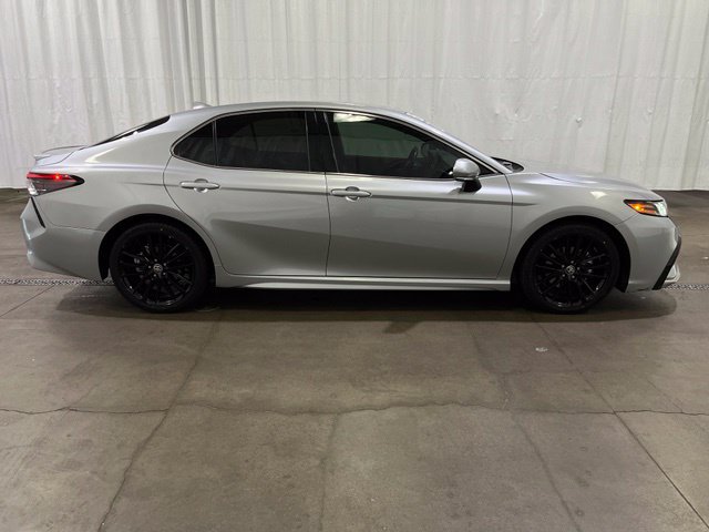Used 2024 Toyota Camry XSE FWD image 3