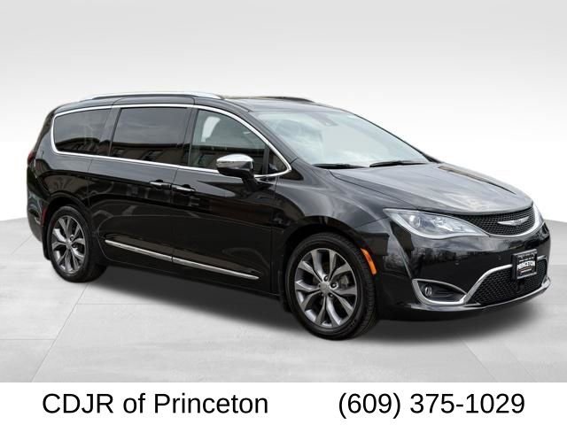 Used 2020 Chrysler Pacifica Limited FWD image 1