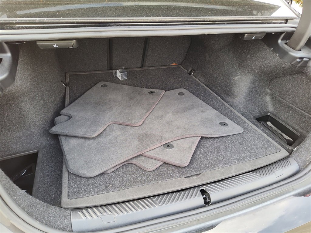 Used 2024 BMW 530i w/ Premium Package image 8