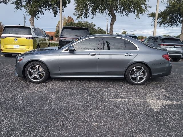 Used 2017 Mercedes-Benz E 300 4MATIC image 3