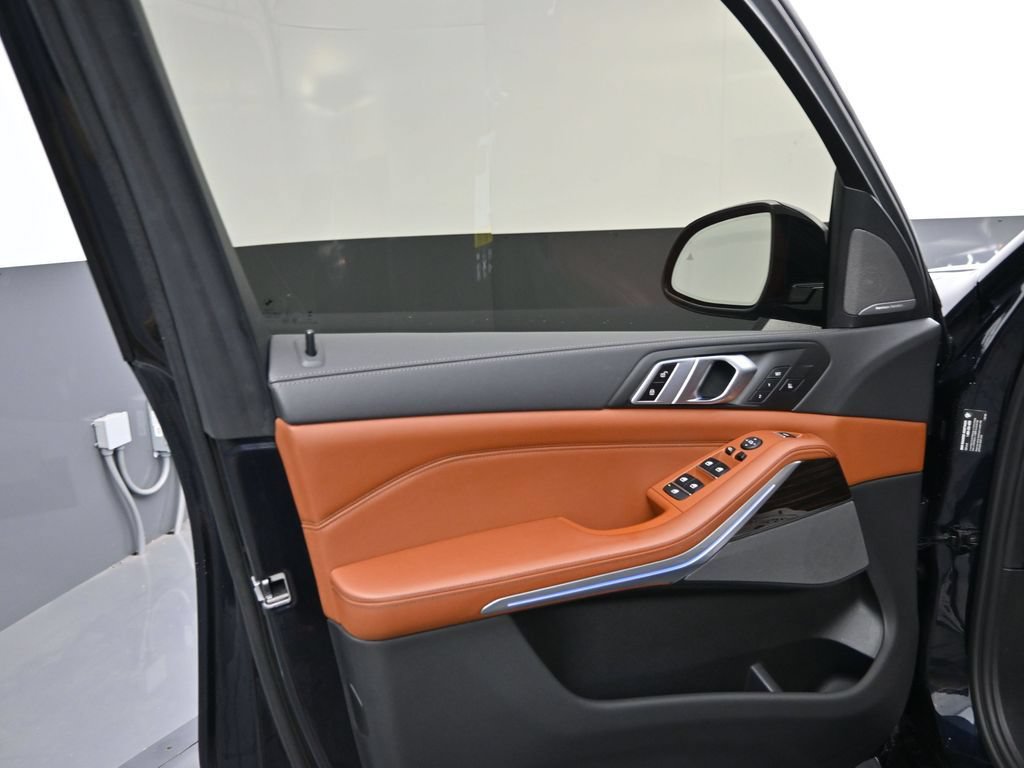 Used 2023 BMW X5 M50i w/ Executive Package AWD/4WD image 5