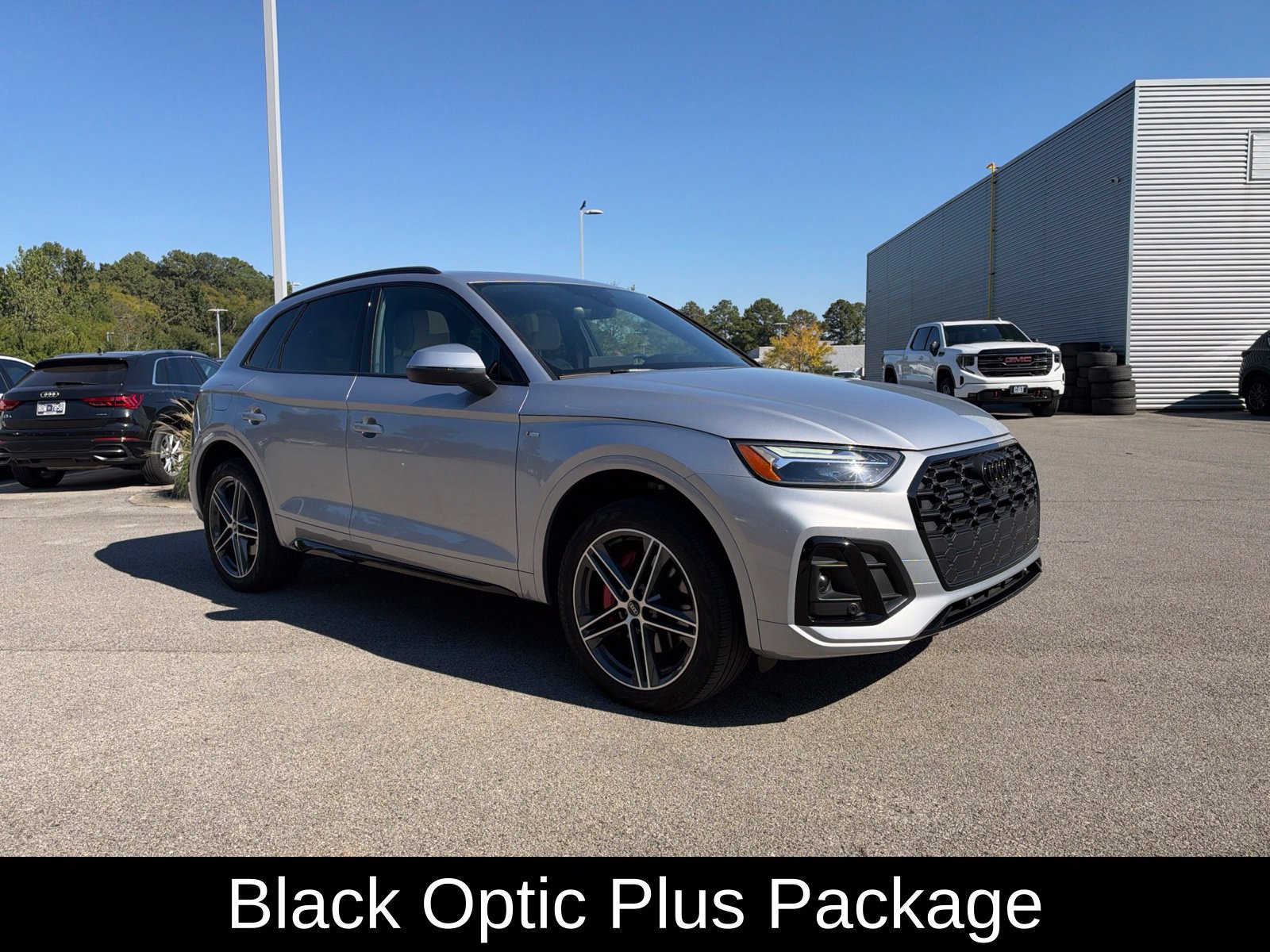 Used 2024 Audi Q5 e Premium Plus w/ Premium Plus Package AWD/4WD image 3