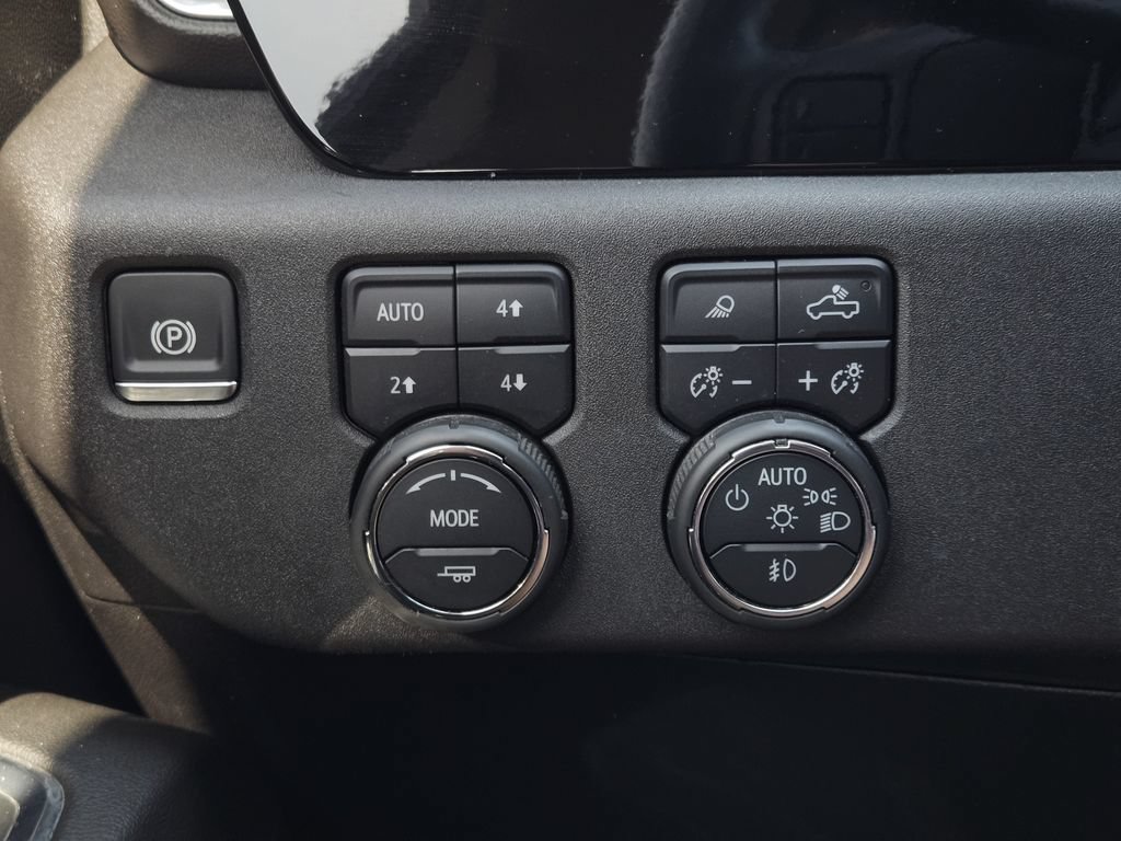 Used 2024 Chevrolet Silverado 2500 LTZ w/ LTZ Plus Package AWD/4WD image 21