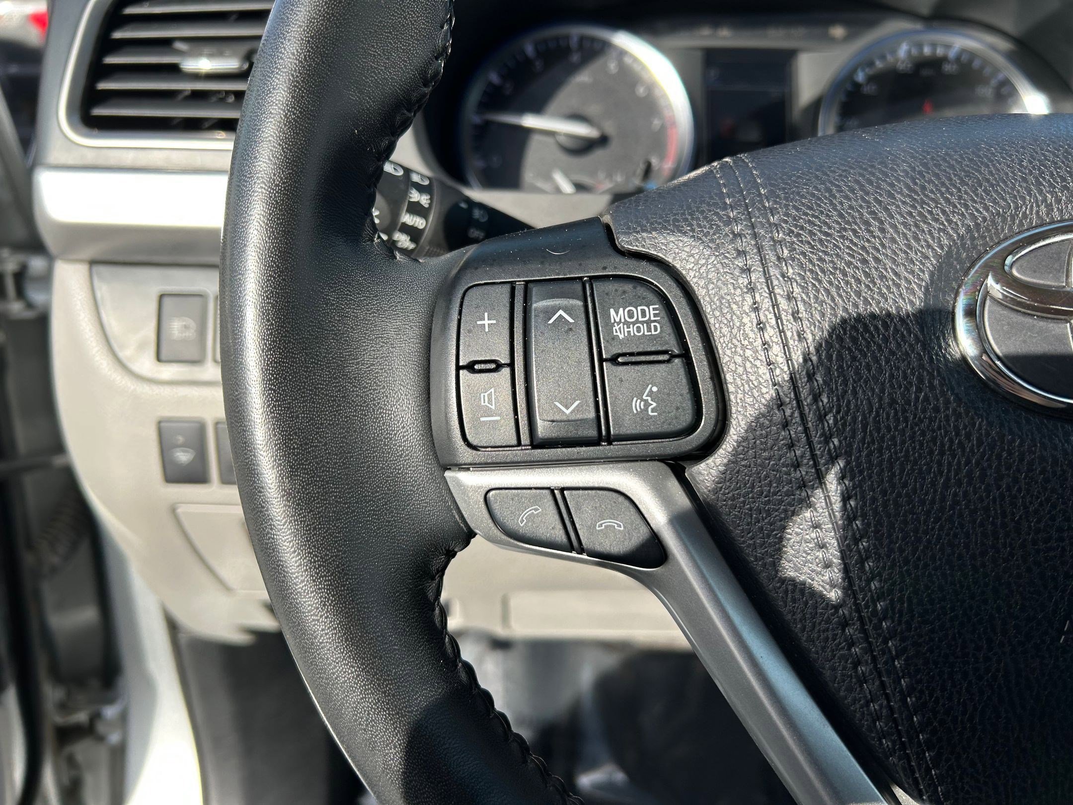 Certified 2019 Toyota Highlander XLE image 14