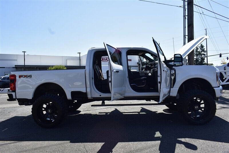 Used 2024 Ford F350 Platinum image 36
