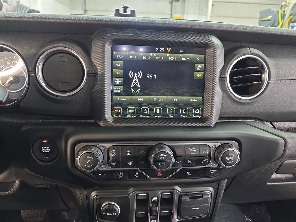 Used 2022 Jeep Gladiator Overland w/ Popular Equipment Package image 19