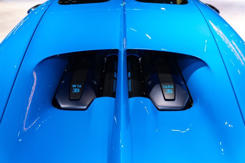 Used 2022 Bugatti Chiron Super Sport AWD/4WD image 43