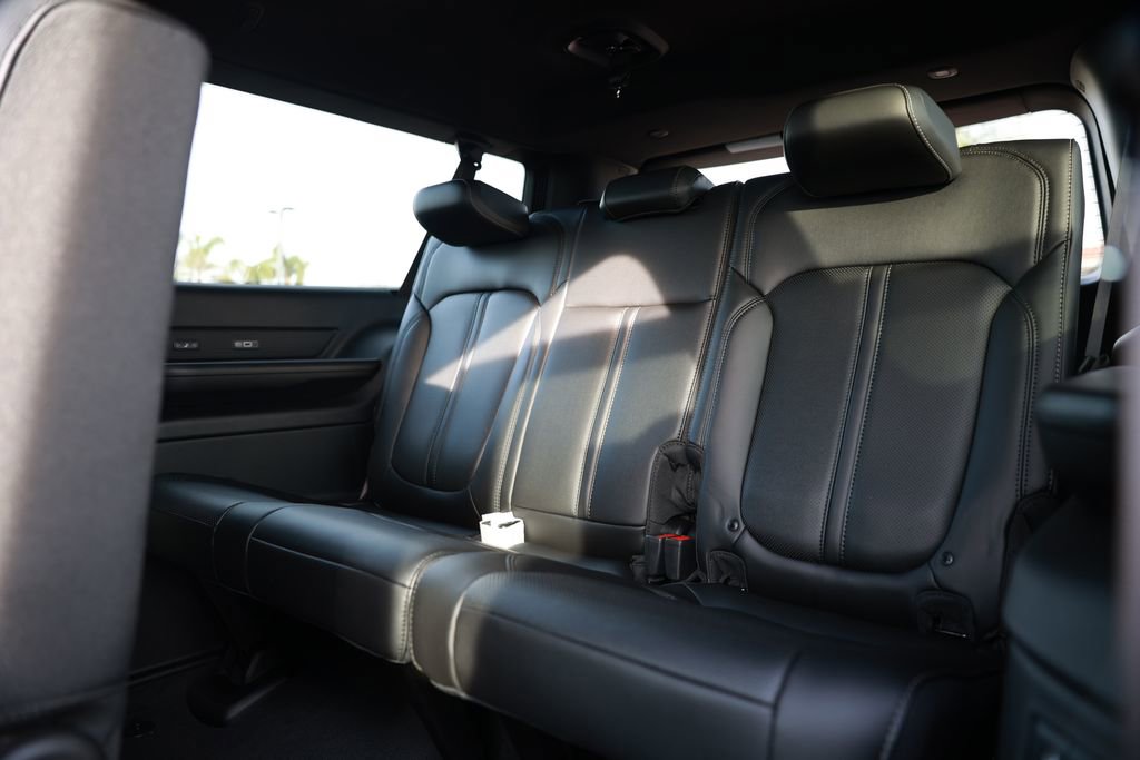 New 2026 Jeep Grand Wagoneer L 2WD w/ 8-Passenger Seating Package image 33