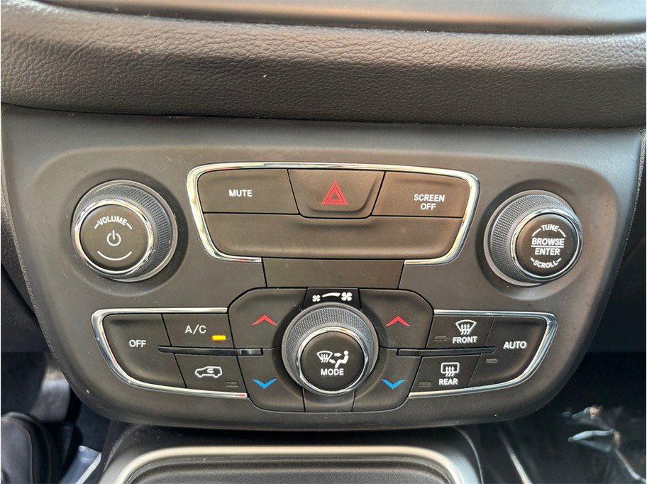 Used 2020 Jeep Compass Latitude w/ Popular Equipment Group FWD image 26