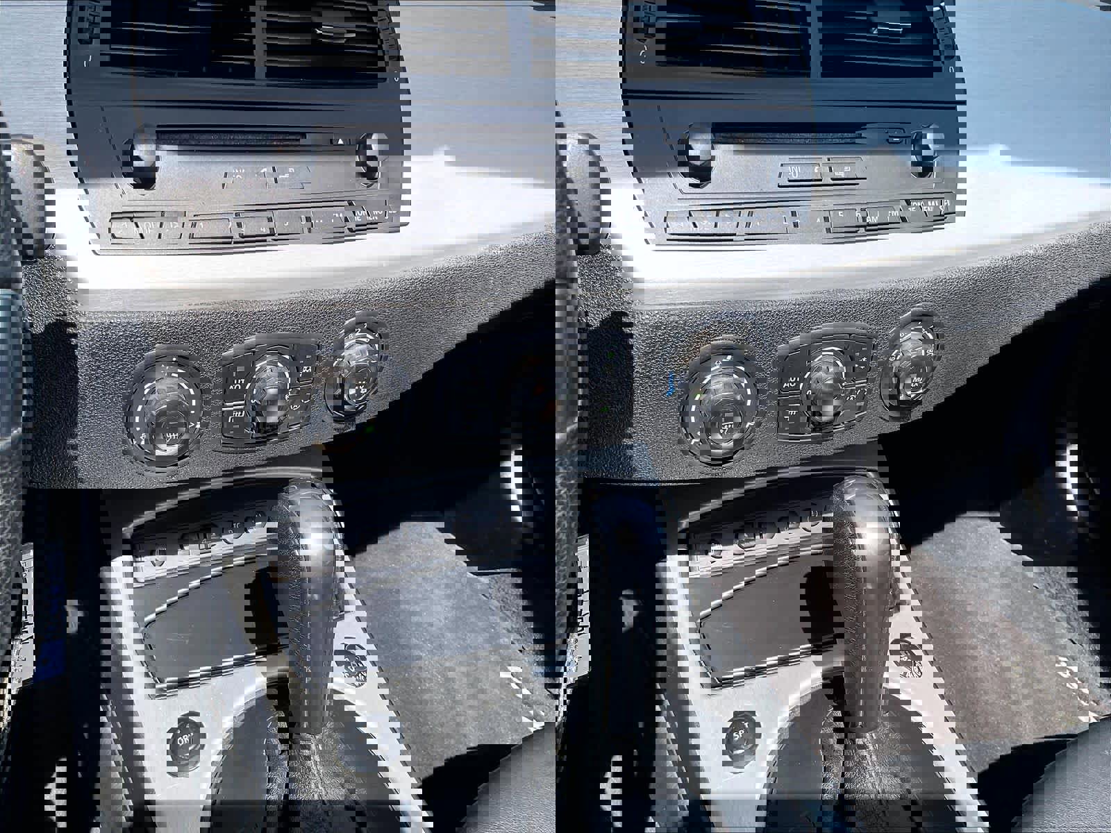 Used 2008 BMW Z4 3.0si image 32