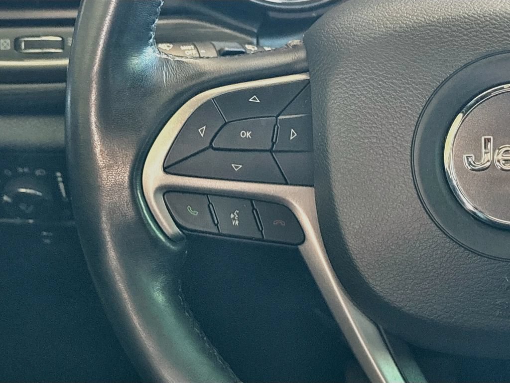 Used 2021 Jeep Grand Cherokee Laredo X RWD image 11