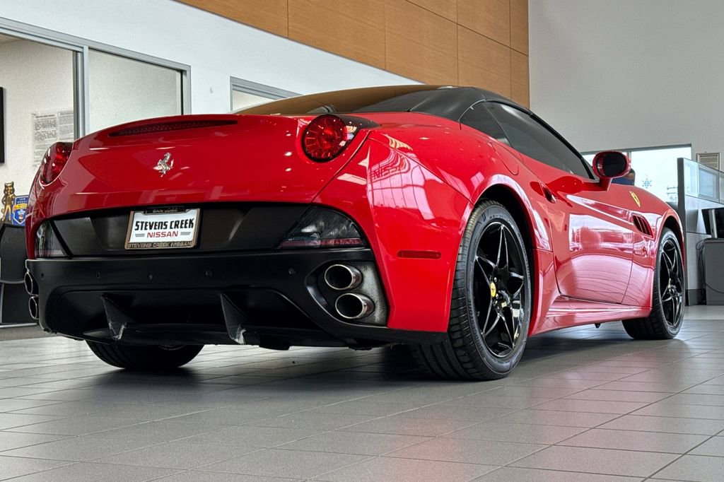 Used 2010 Ferrari California image 3