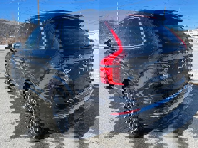 New 2026 Volvo XC90 B6 Plus w/ Protection Package Premier image 4