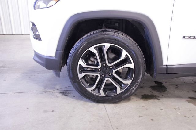Used 2022 Jeep Compass Limited AWD/4WD image 10
