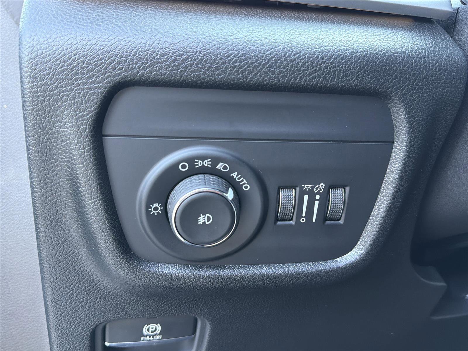 New 2025 Jeep Grand Cherokee L Limited w/ Black Appearance Package image 35