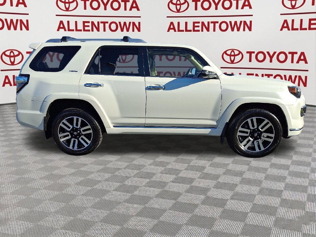 Used 2022 Toyota 4Runner Limited AWD/4WD image 9