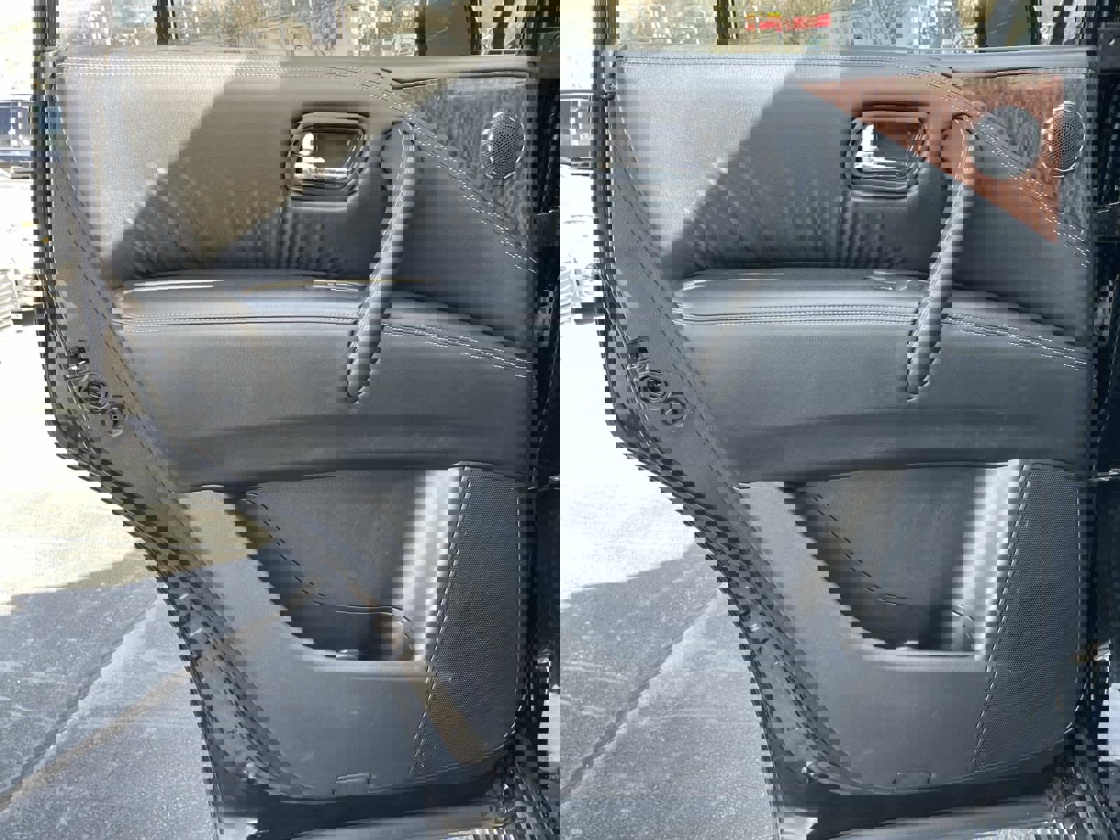 Used 2019 Nissan Armada SL w/ Premium Package image 11