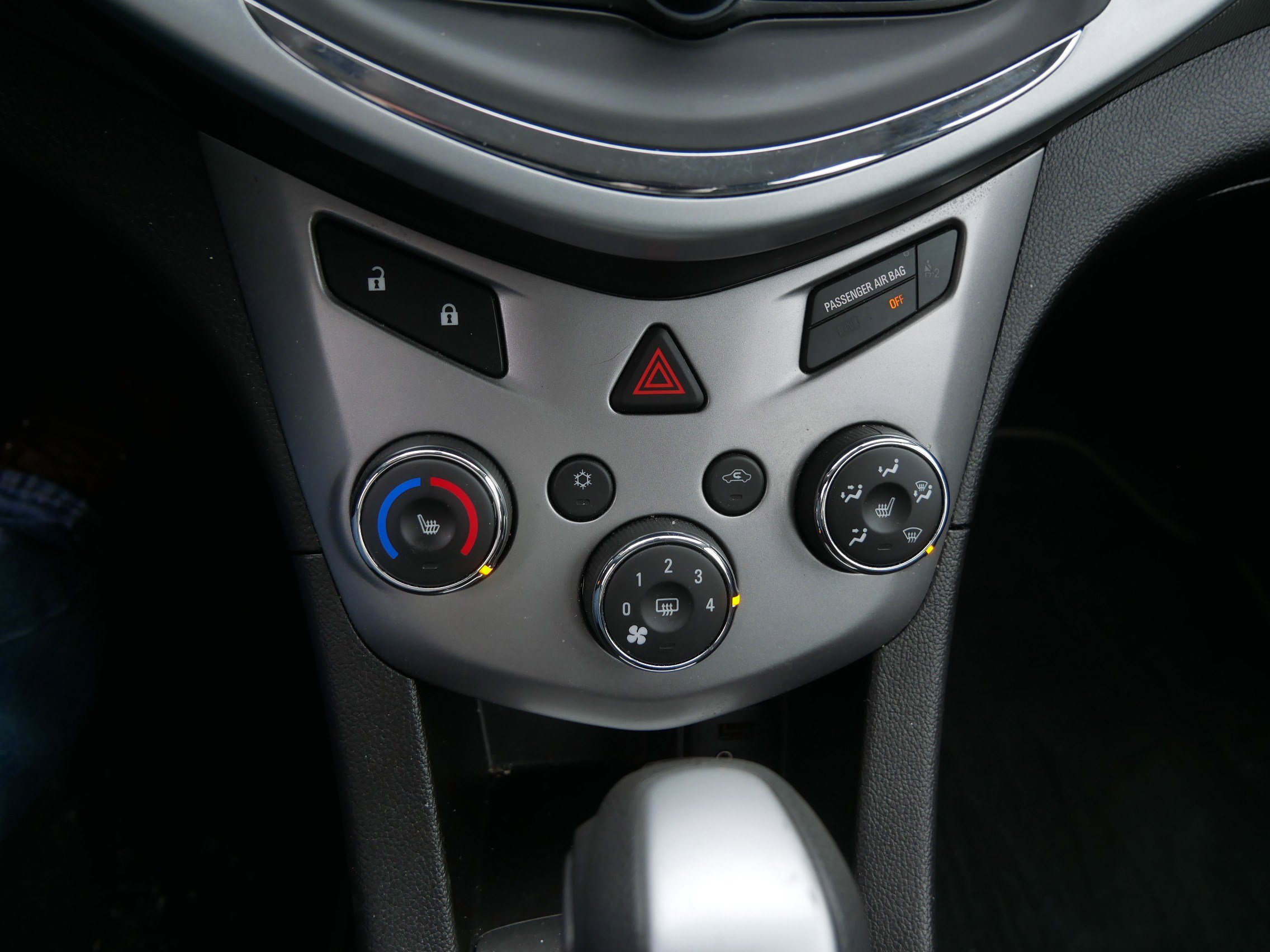 Used 2019 Chevrolet Sonic LT w/ Convenience Package image 24