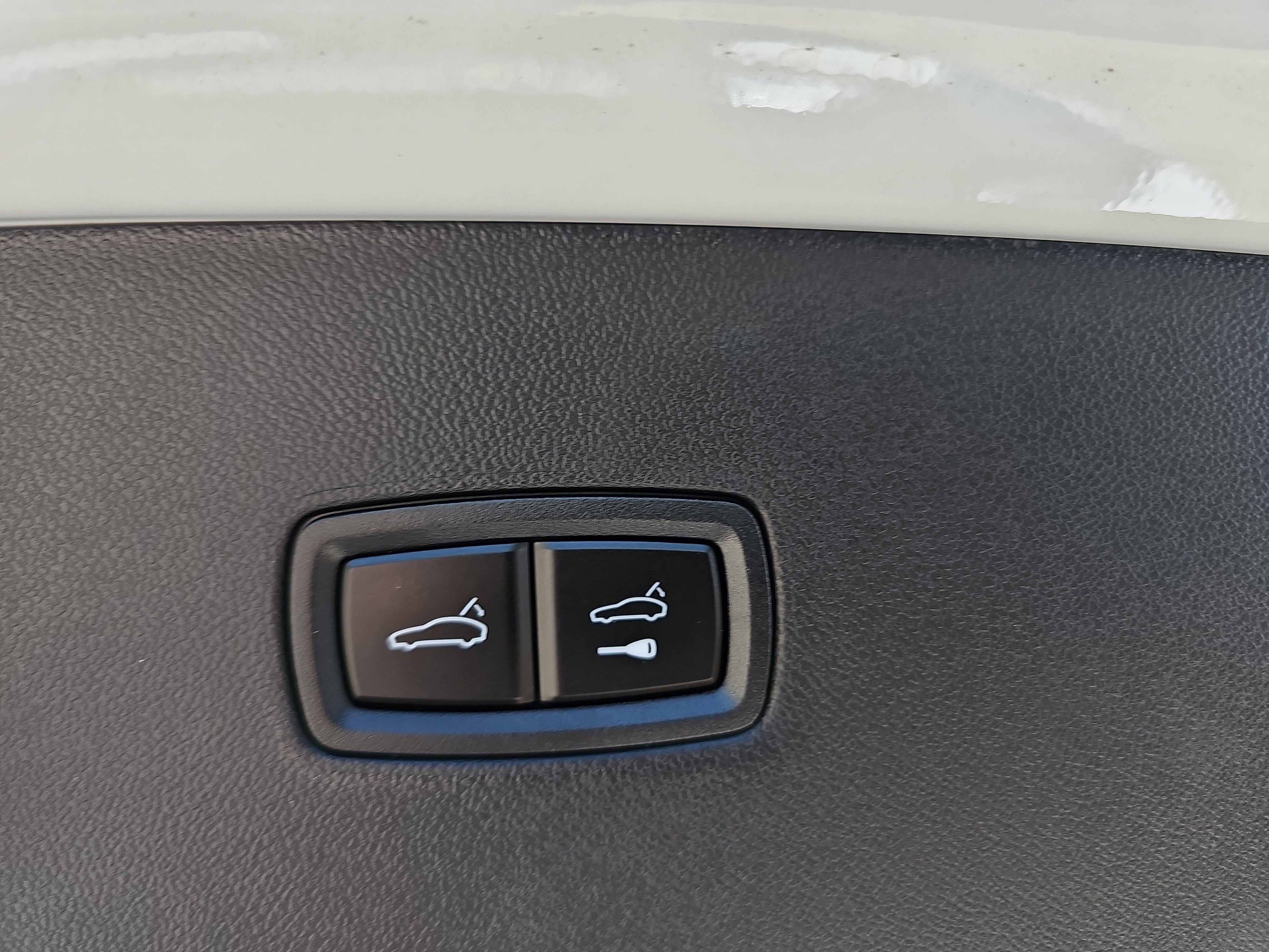 Used 2026 Porsche Cayenne E-Hybrid Coupe AWD/4WD image 14