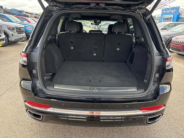 Used 2023 Jeep Grand Cherokee Overland AWD/4WD image 23