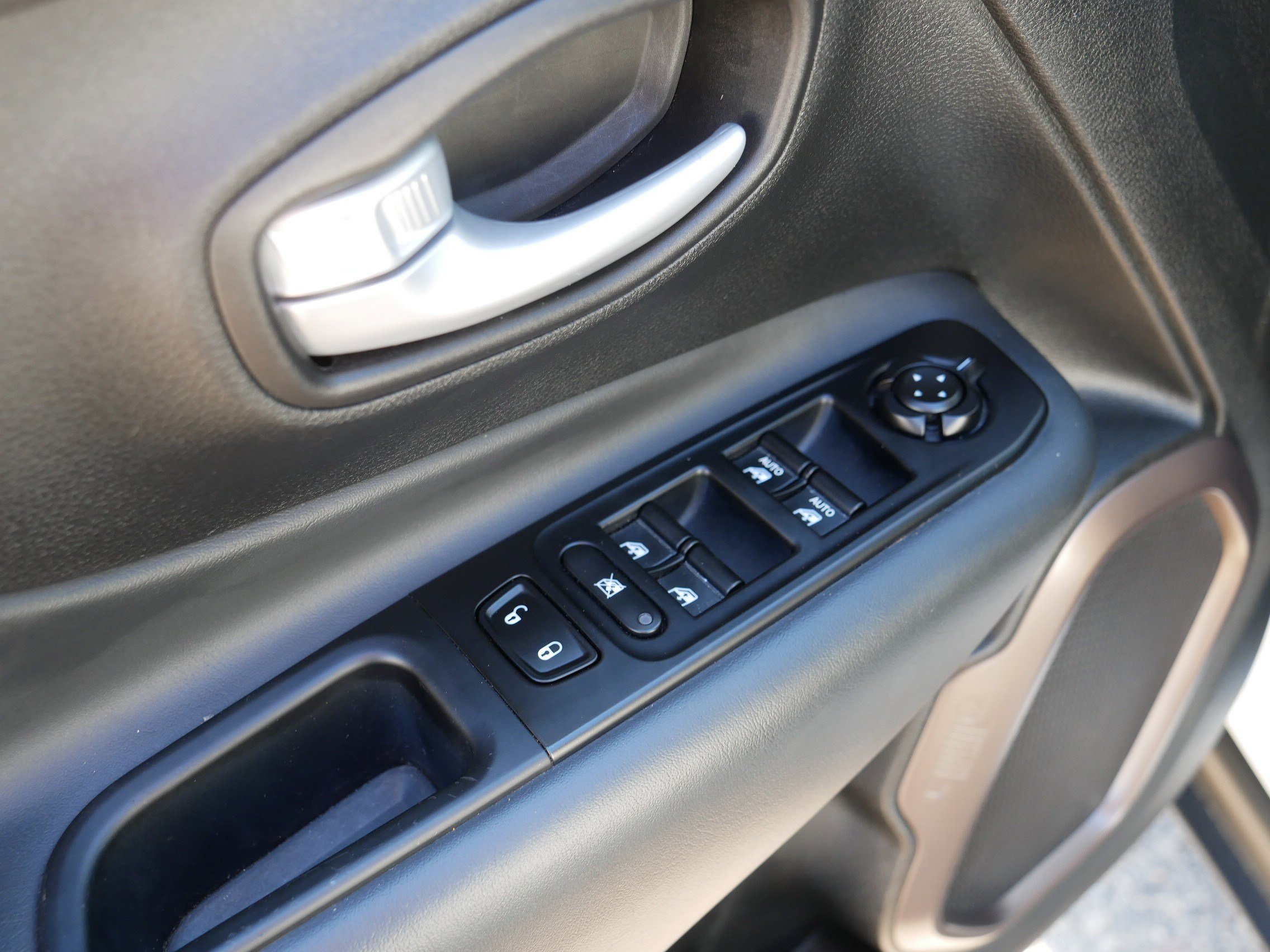 Used 2023 Jeep Renegade Latitude image 19