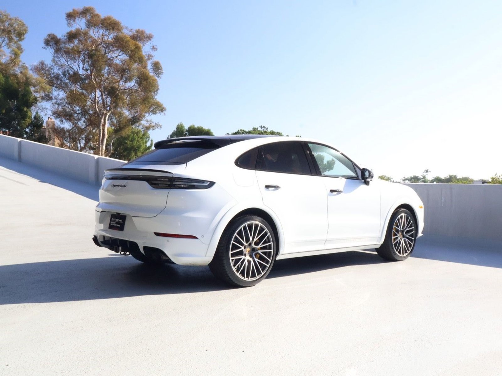 Certified 2022 Porsche Cayenne Turbo AWD/4WD image 8
