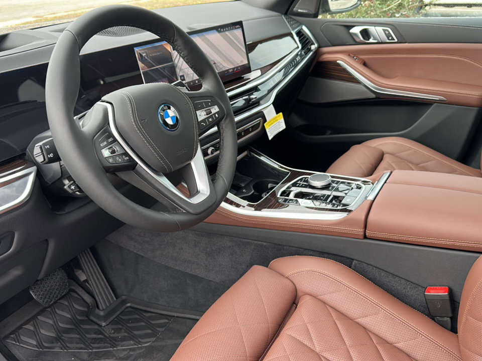 New 2026 BMW X5 xDrive50e image 9