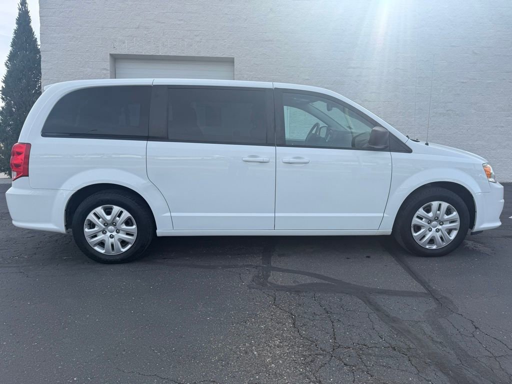 Used 2018 Dodge Grand Caravan SE w/ UConnect Hands-Free Group image 7