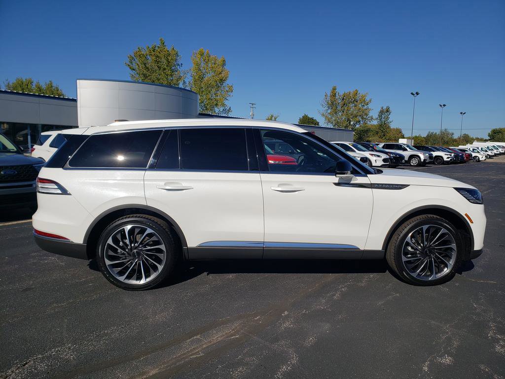 Used 2025 Lincoln Aviator Reserve w/ Equipment Group 201A image 10
