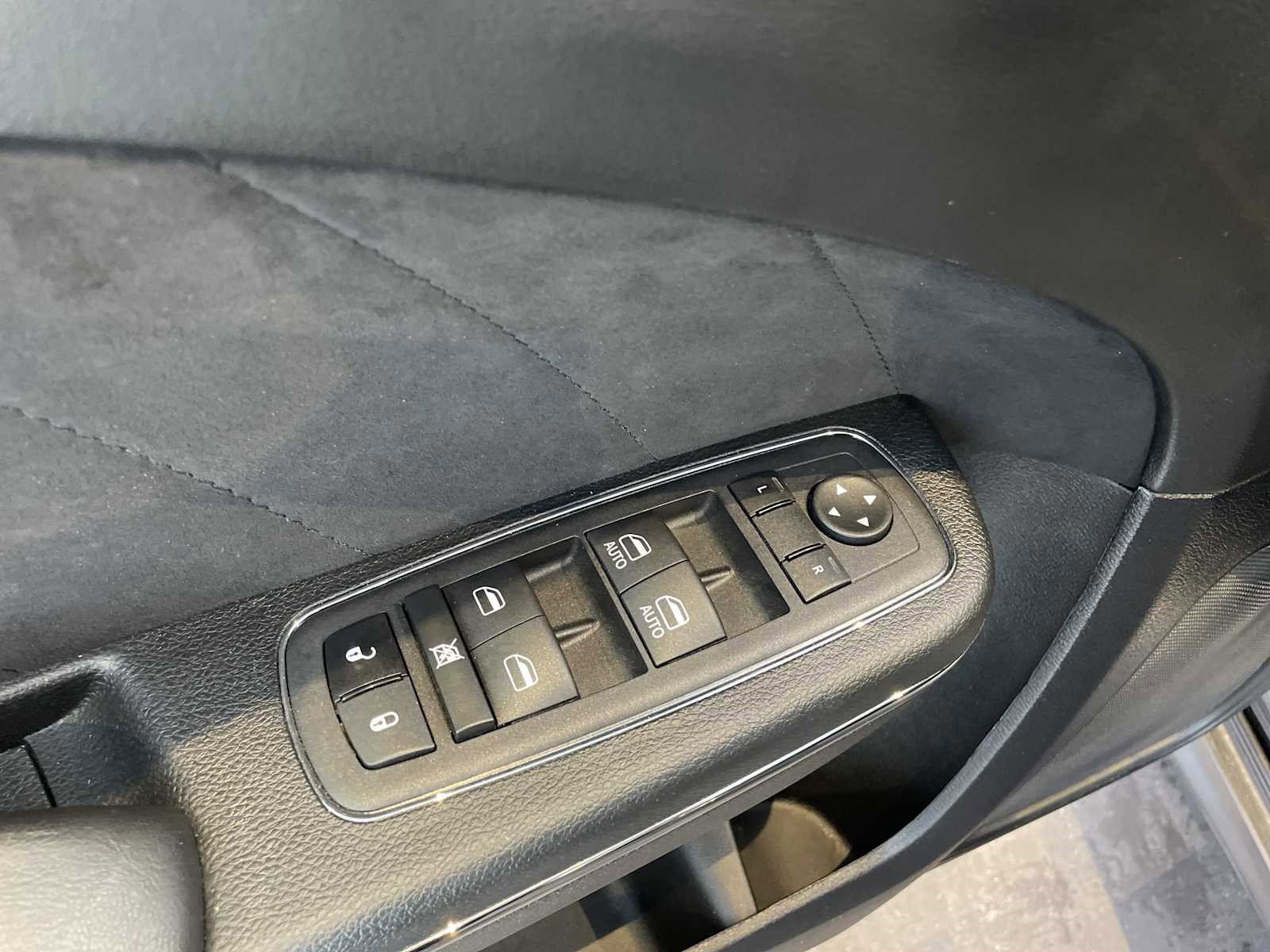 Used 2023 Dodge Charger SRT Hellcat w/ Harman/Kardon Audio Group image 16