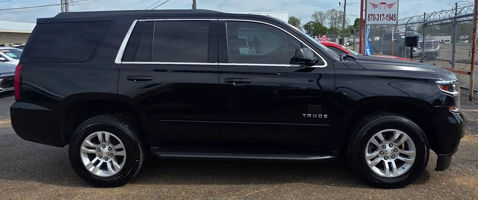 Used 2017 Chevrolet Tahoe LS RWD image 2
