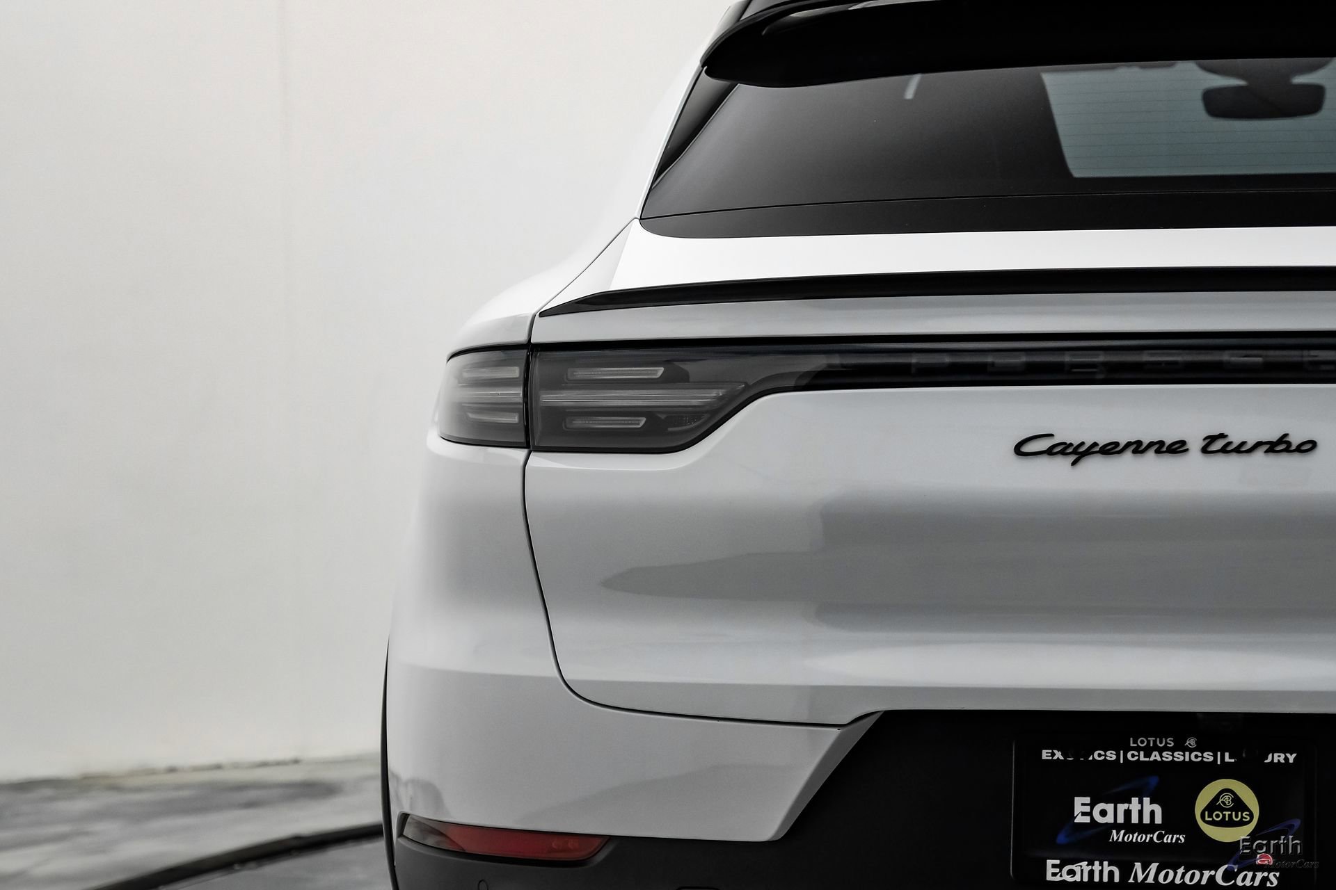 Used 2022 Porsche Cayenne Turbo image 14