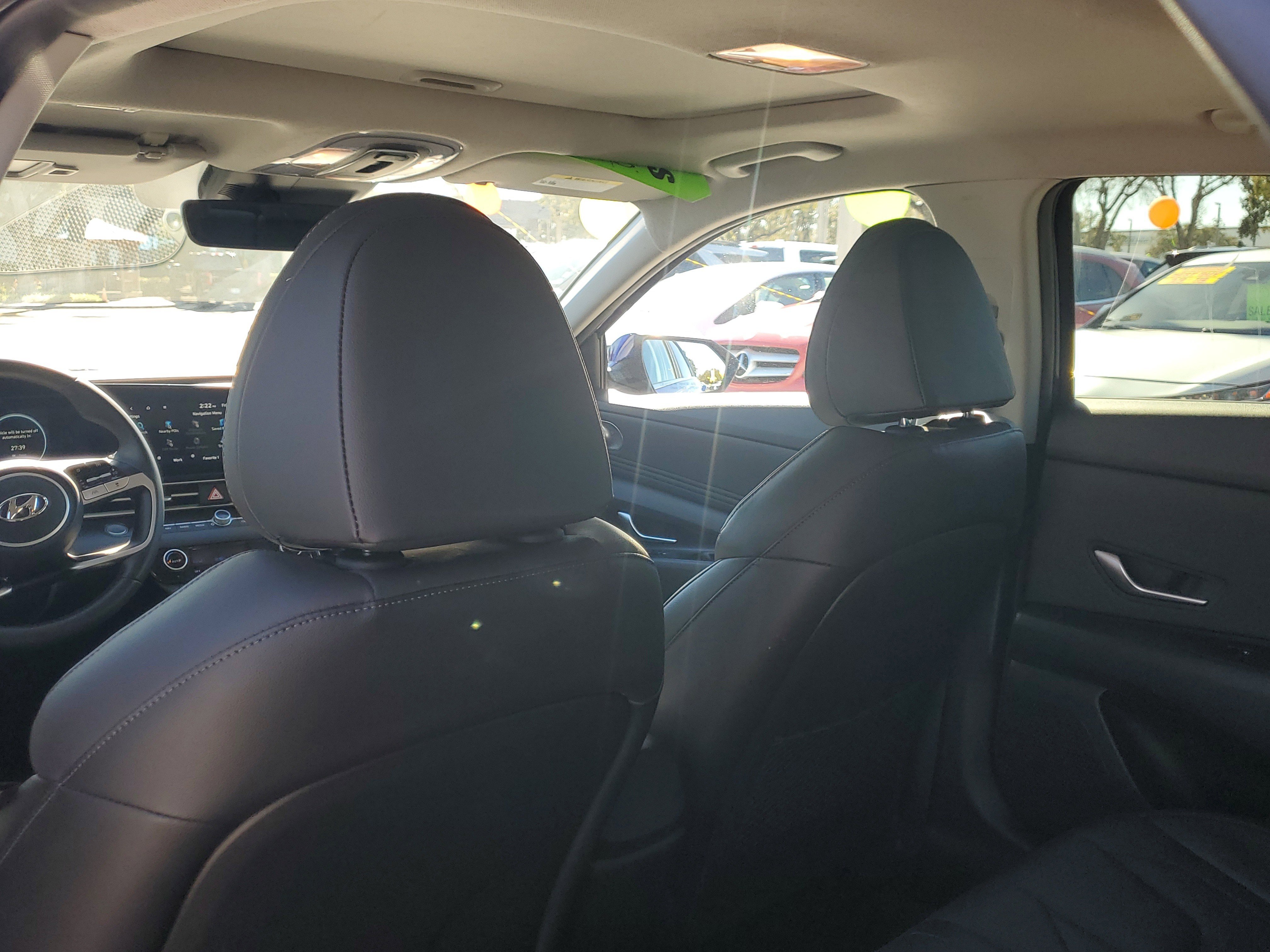 Used 2023 Hyundai Elantra Limited image 12