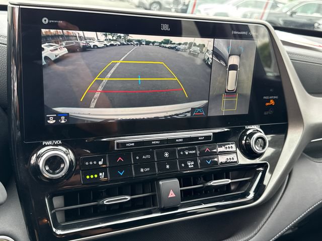 Certified 2021 Toyota Highlander Limited FWD image 30