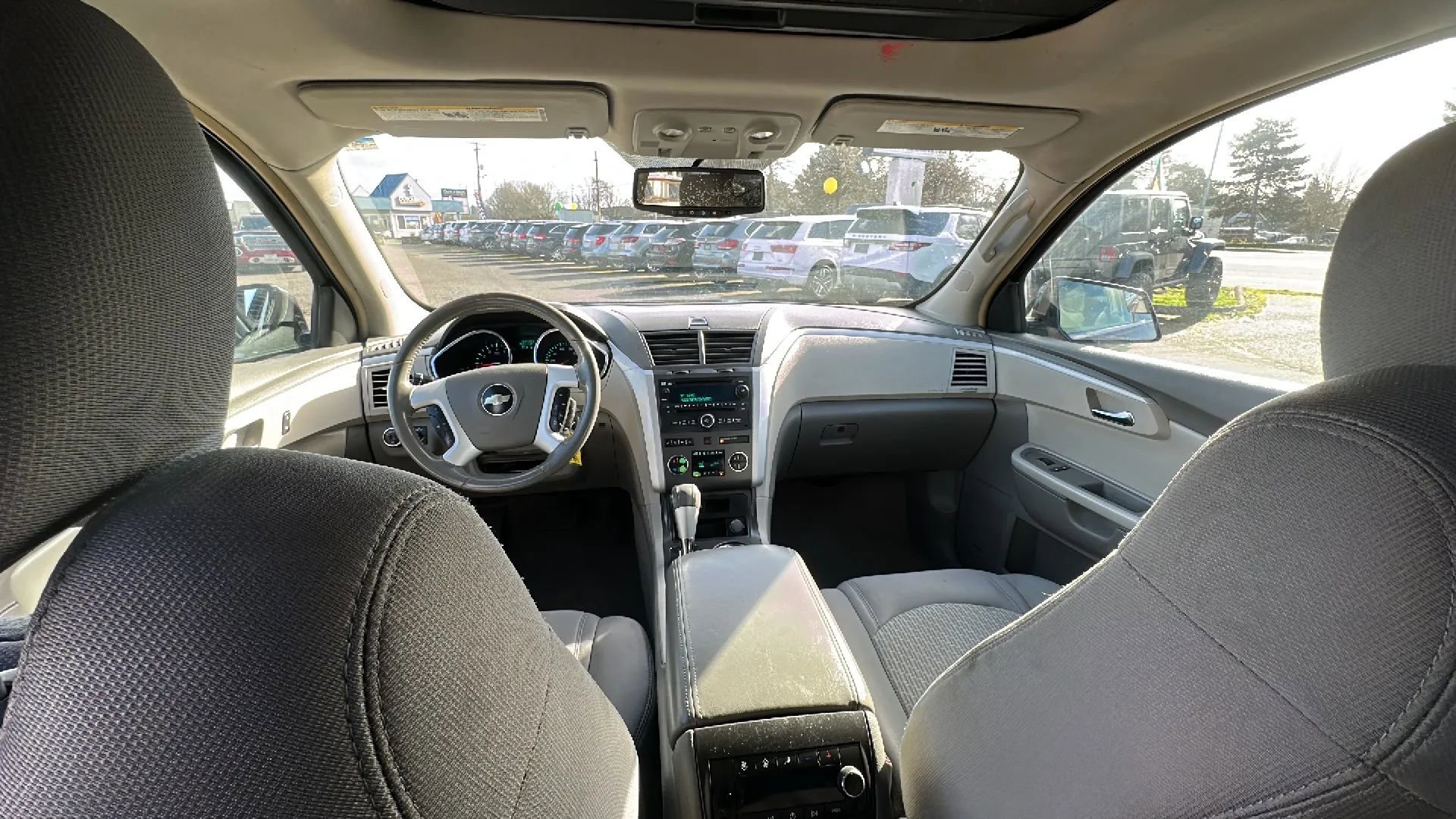 Used 2009 Chevrolet Traverse LT FWD image 10