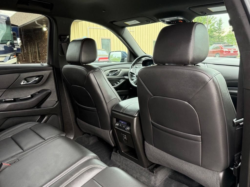 Used 2023 Chevrolet Traverse LT w/ Rear Camera Mirror Package AWD/4WD image 20
