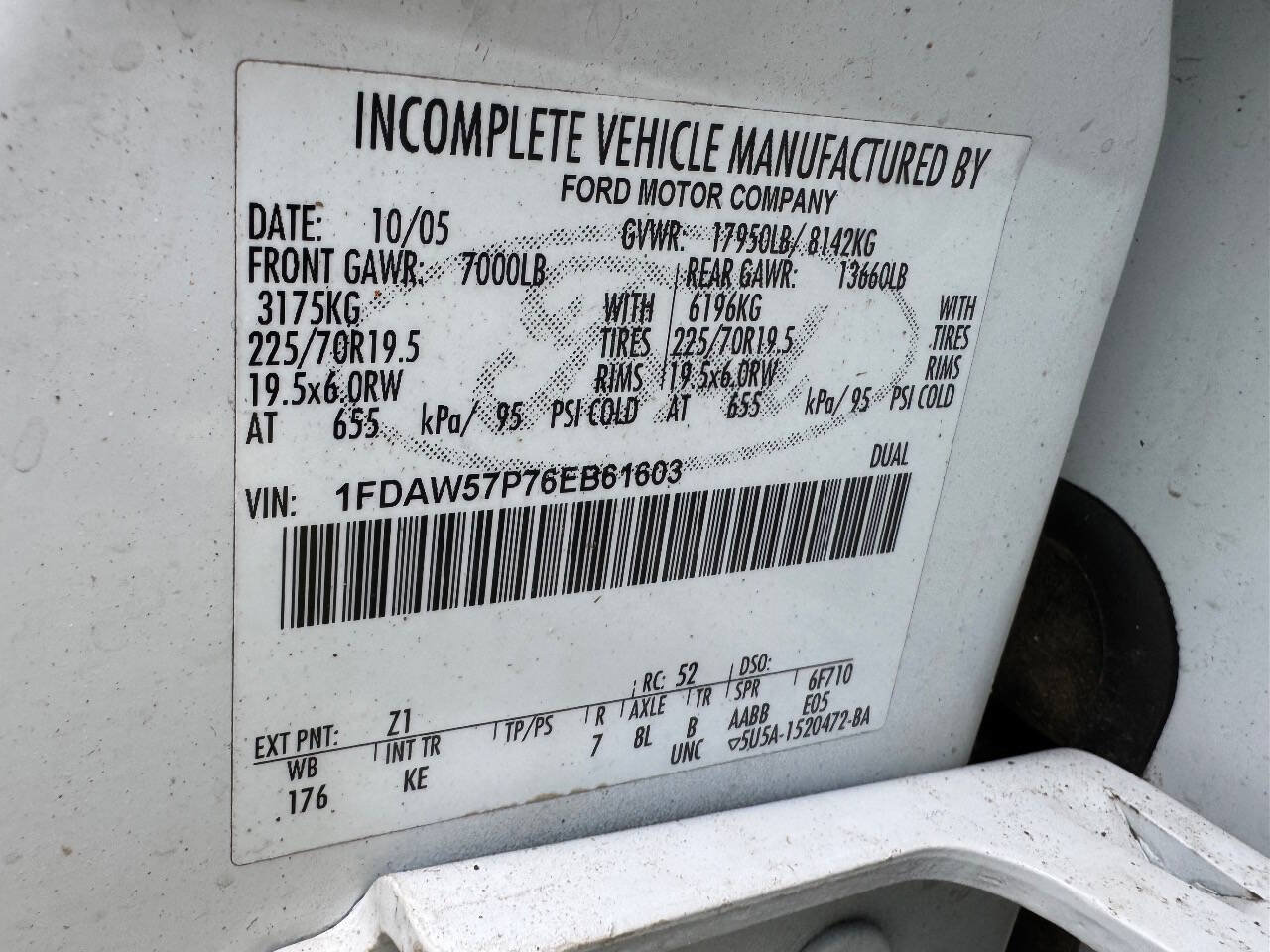 Used 2006 Ford F550 4x4 Crew Cab Super Duty image 6