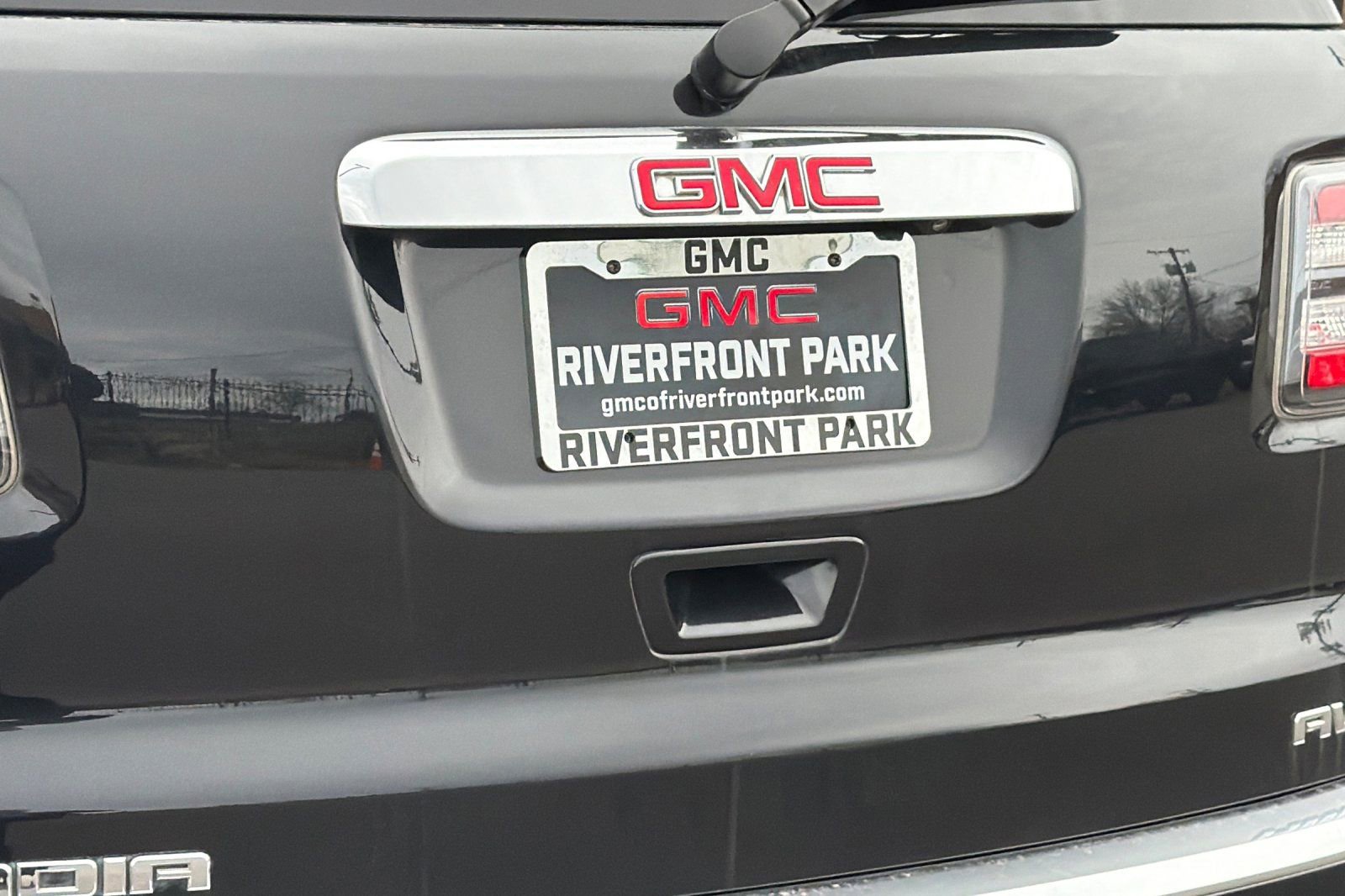 Used 2014 GMC Acadia SLE image 44
