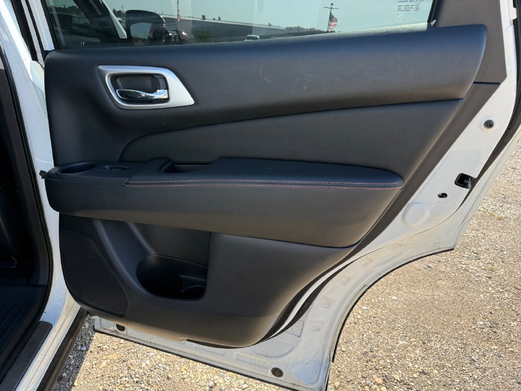 Used 2019 Nissan Pathfinder SL AWD/4WD image 41