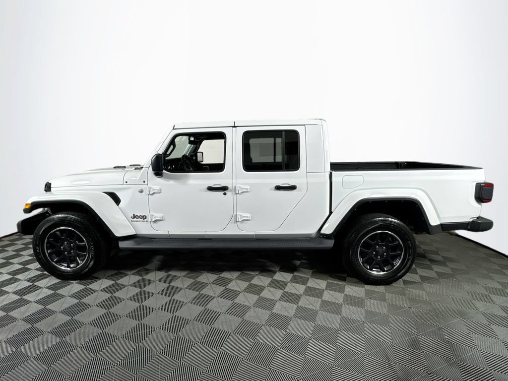 Used 2023 Jeep Gladiator Overland w/ LED Lighting Group AWD/4WD image 4