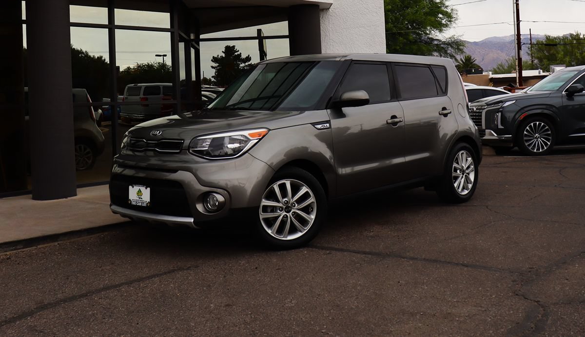 Used 2018 Kia Soul + FWD image 2