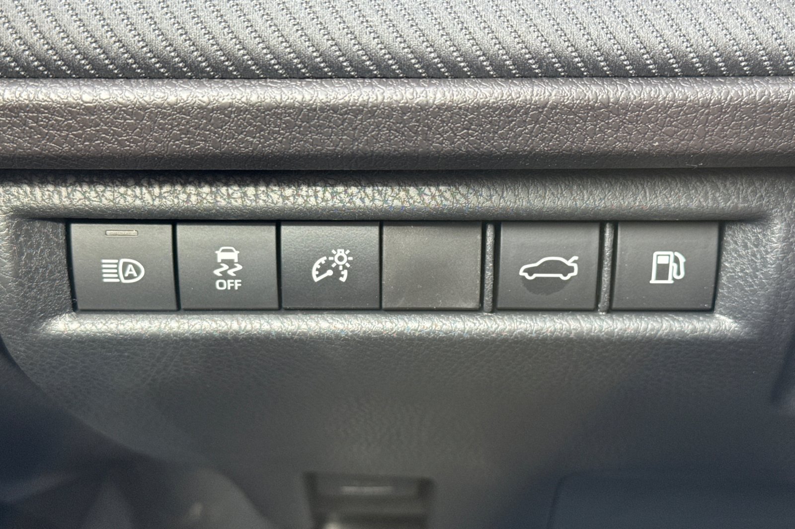 New 2026 Toyota Camry SE w/ Multimedia Upgrade Package FWD image 30
