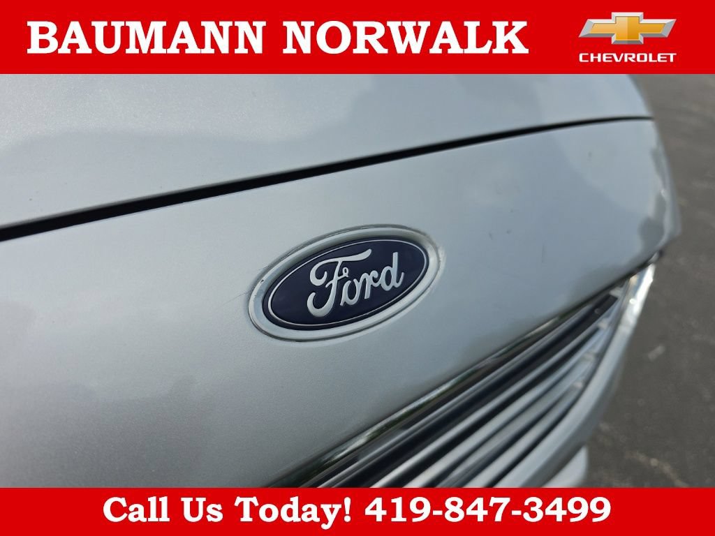 Used 2017 Ford Fusion SE w/ Fusion SE Technology Package FWD image 11