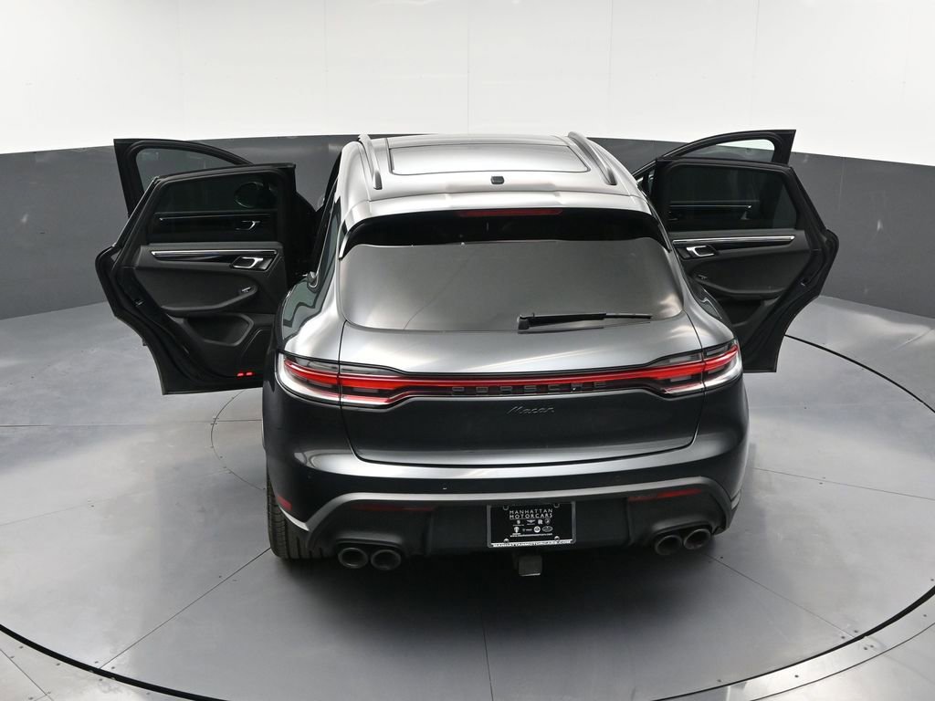 Certified 2025 Porsche Macan image 35