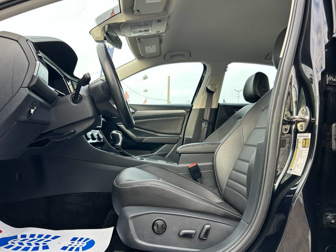 Used 2024 Volkswagen Jetta SE image 22