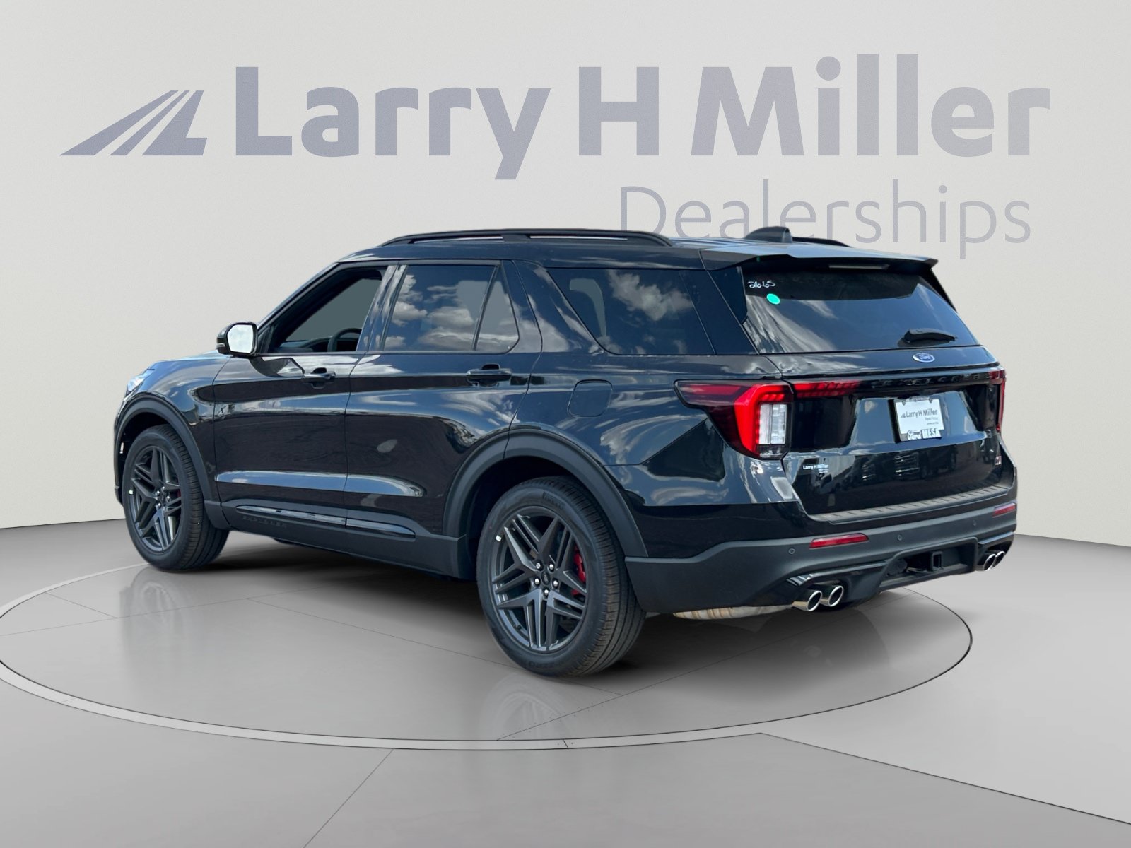 New 2026 Ford Explorer ST w/ Sun And Sound Package AWD/4WD image 3