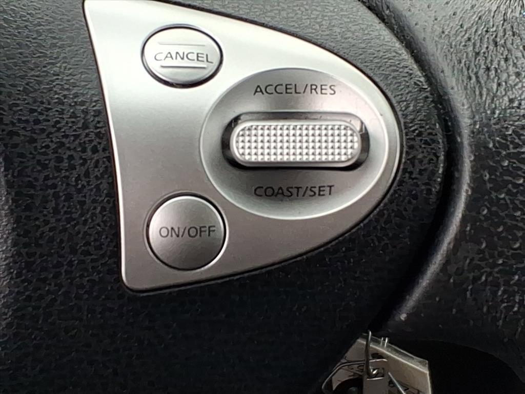 Used 2015 Nissan Versa Note SR image 10