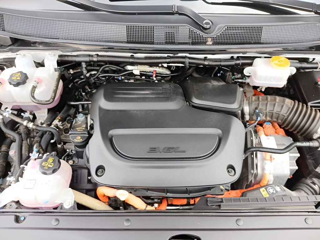 Used 2024 Chrysler Pacifica Premium image 30