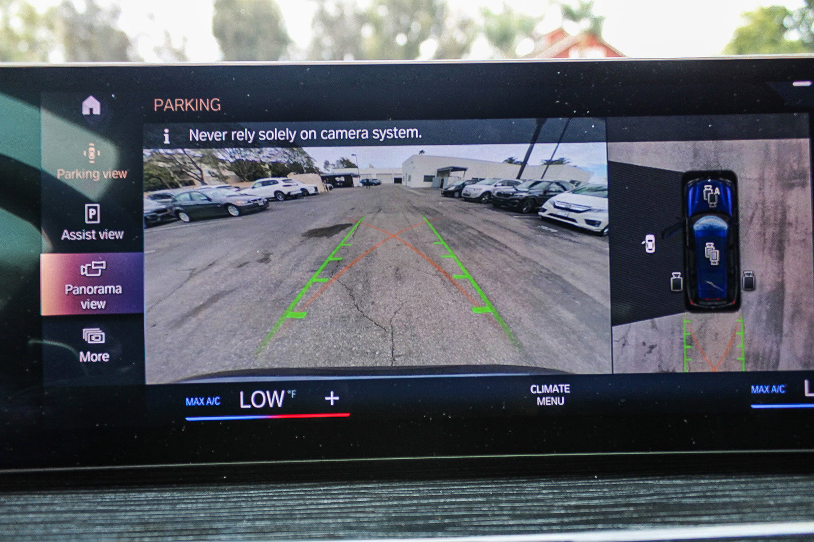 Used 2023 BMW X7 M60i w/ Executive Package image 24