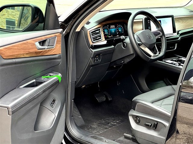 Certified 2024 Volkswagen Atlas SE image 11